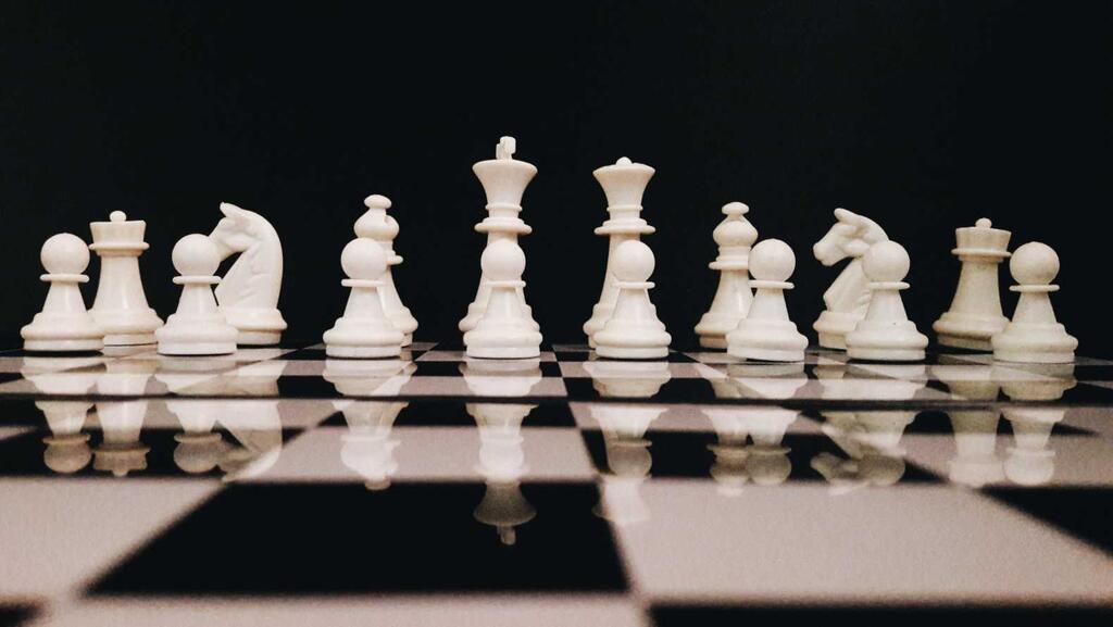 chess board unsplash